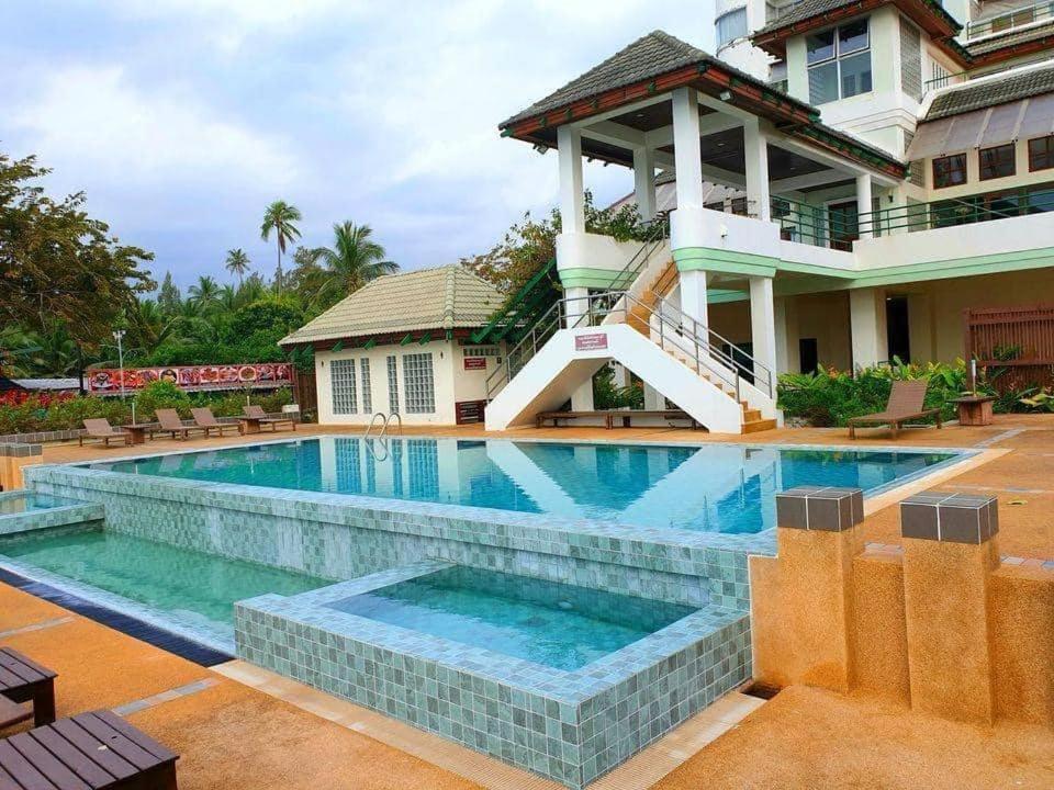 Khanom Golden Beach Hotel Exterior foto