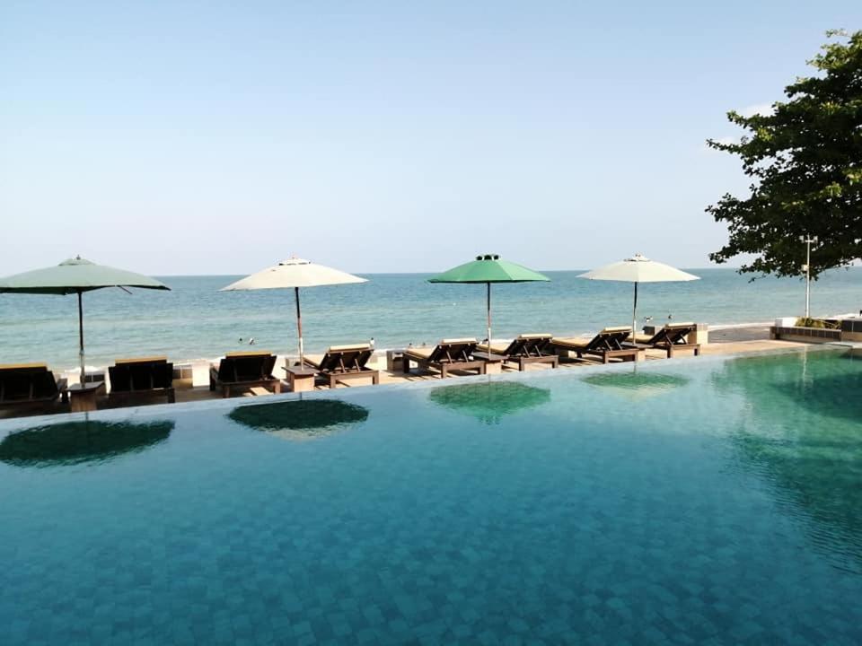 Khanom Golden Beach Hotel Exterior foto