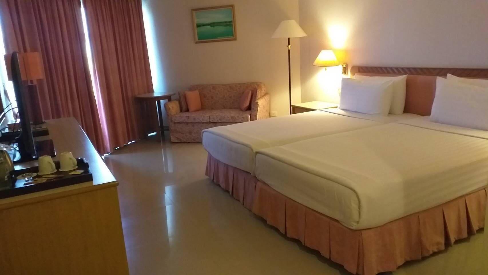 Khanom Golden Beach Hotel Exterior foto