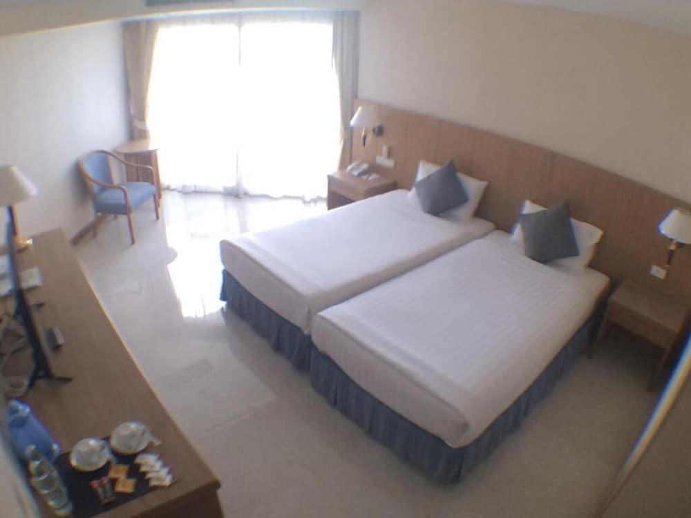 Khanom Golden Beach Hotel Exterior foto