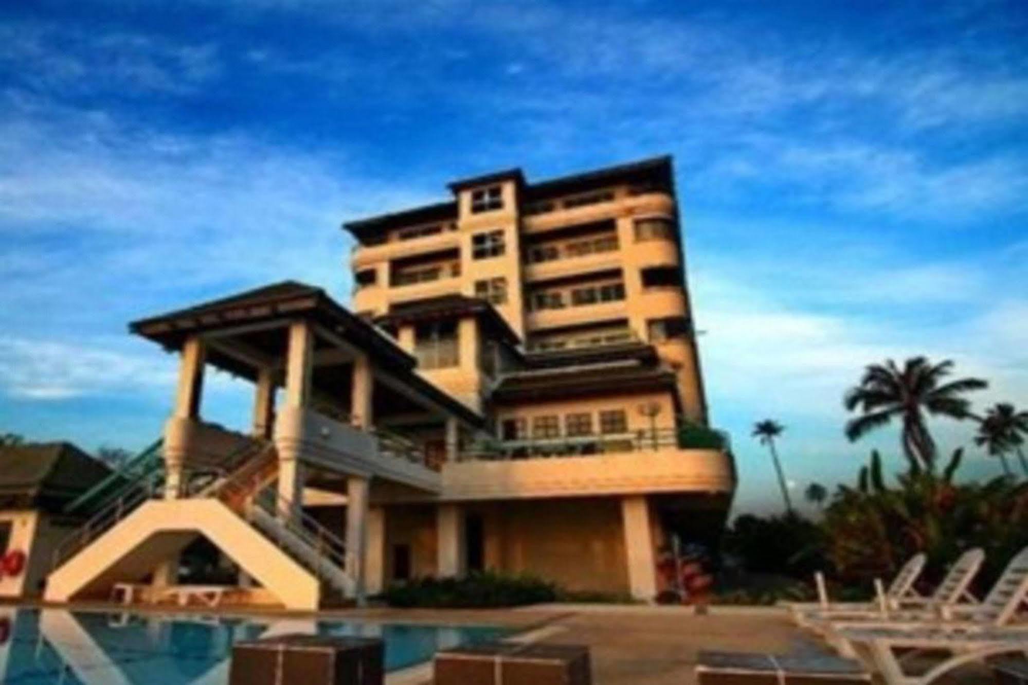 Khanom Golden Beach Hotel Exterior foto